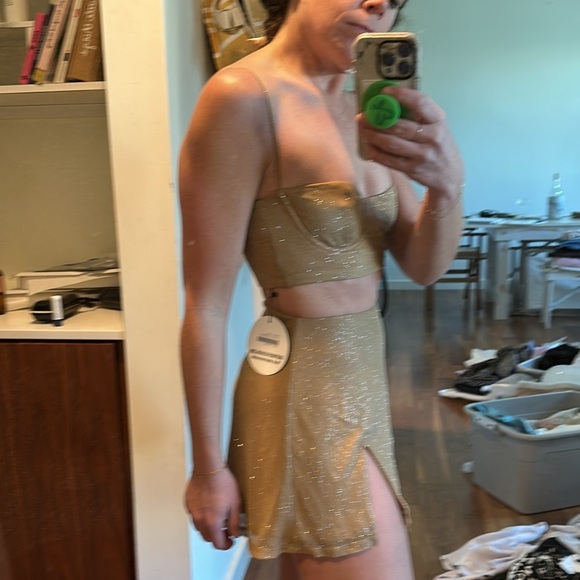 NWT Posie Mini Skirt with Slit! - Picture 15 of 16